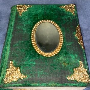 listing-status-banner